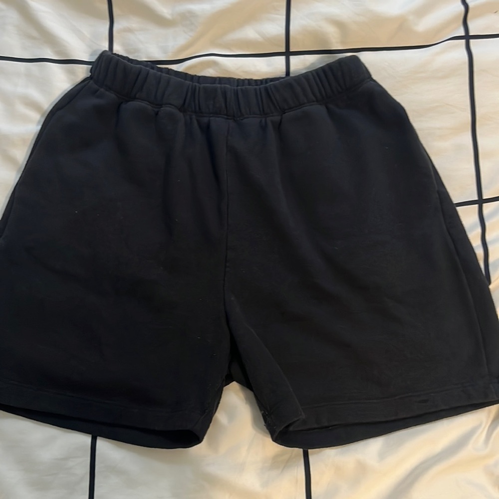 Unisex Large black high waisted shorts (long) with pockets!